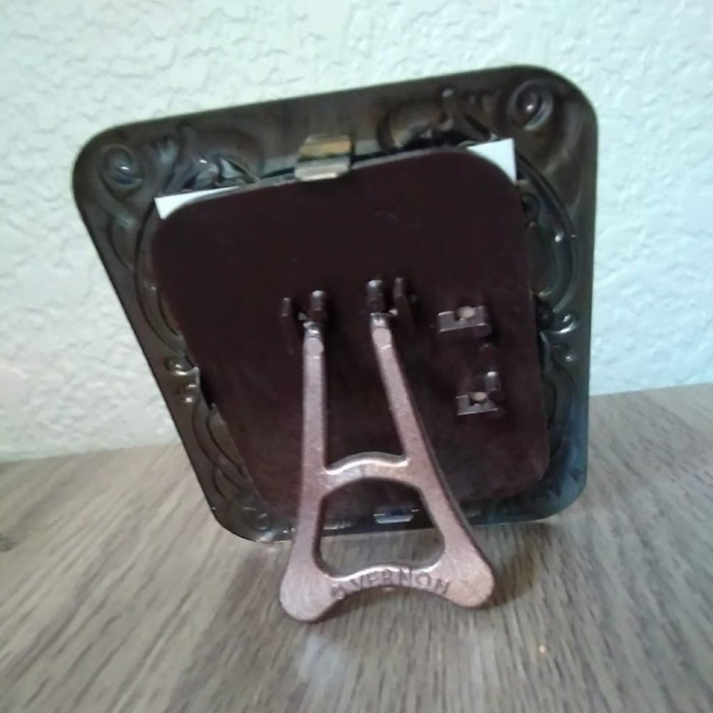 Mini Metal Photo Frame - Picture 2 of 3